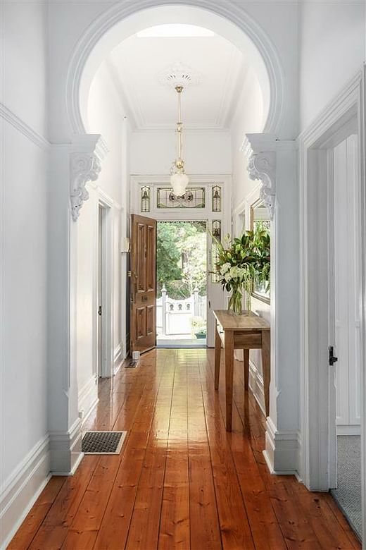 37 Chaucer Crescent Canterbury 002 original 1