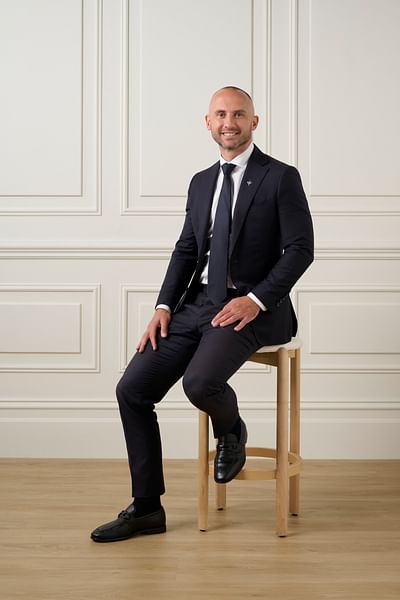 Andrew Panagopoulos full body image