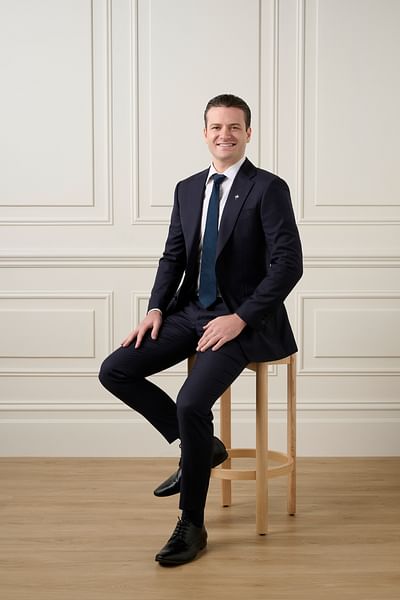 Angus McPherson full body image