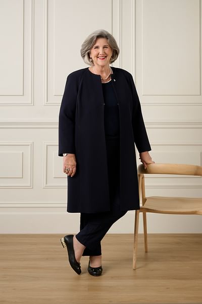 Belinda Anderson full body image