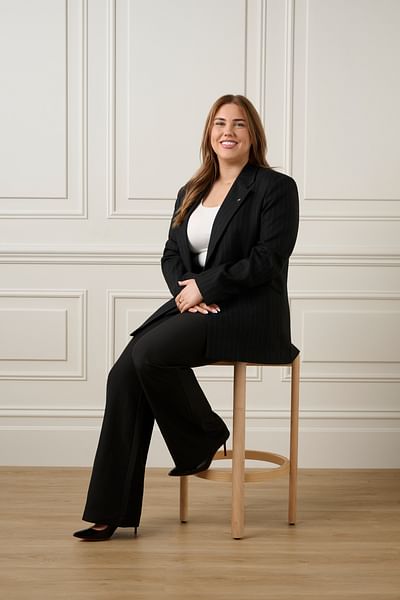 Bianca Fleischer full body image