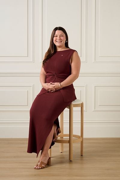 Billianne Lidgerwood full body image
