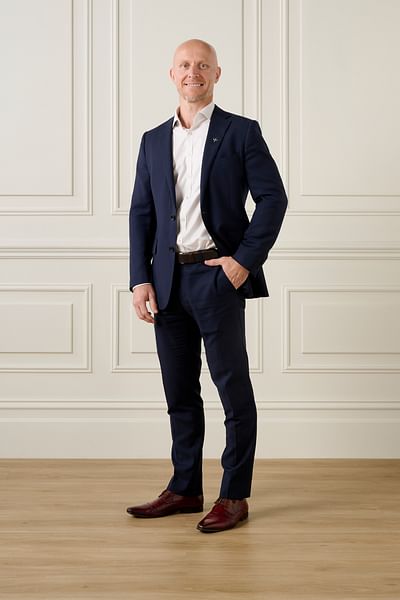 Brett Greig full body image