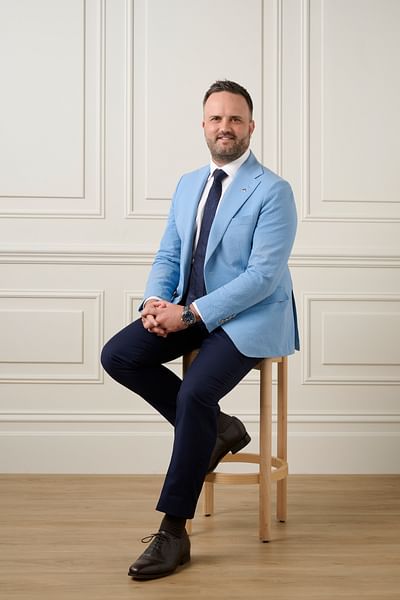 Byron Kerr full body image