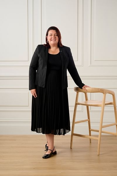 Caitlin Stewart full body image