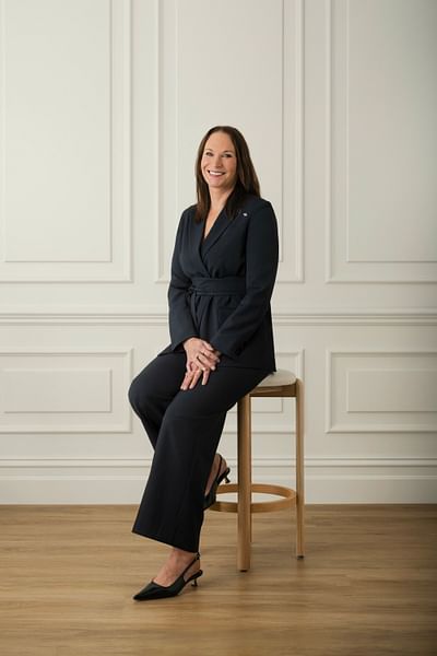 Cath Hutchings full body image