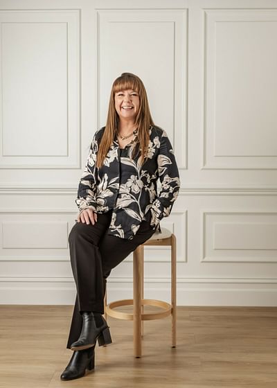 Cheryl Hargreaves full body image