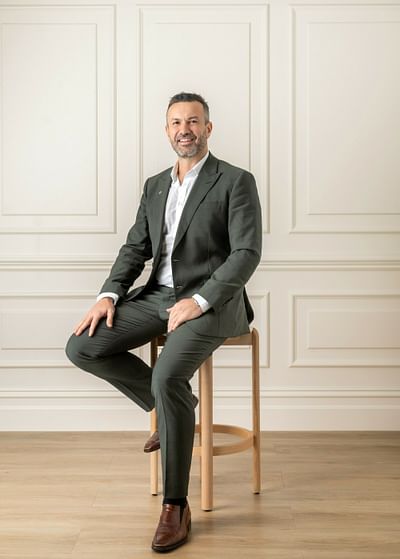 Christian Lonzi full body image