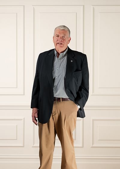 Damian Caine image
