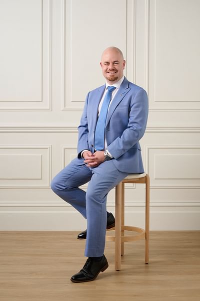 Damien Sienkiewicz full body image