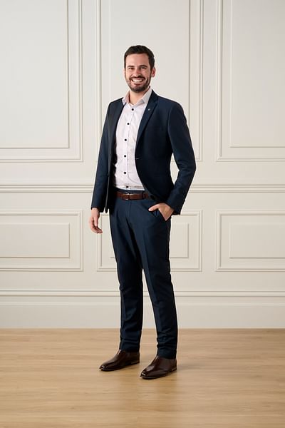Devon Svilicic full body image