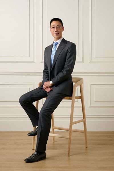 Eric Shan full body image