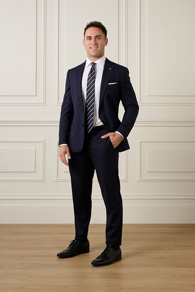 Grayson Rayner full body image