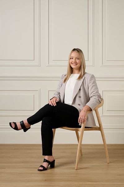 Grace Solomon full body image