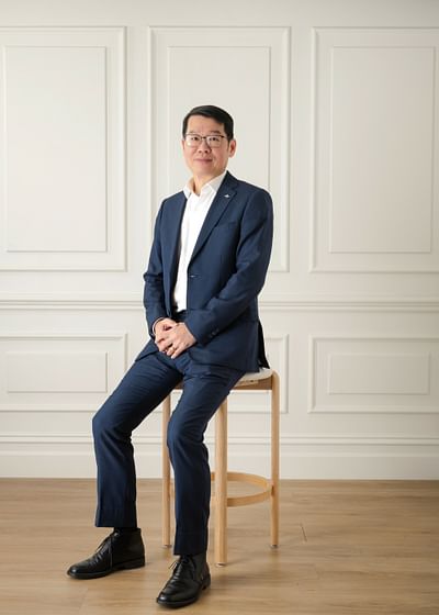 Howard Chien full body image