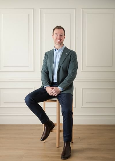 Hugh Francis full body image