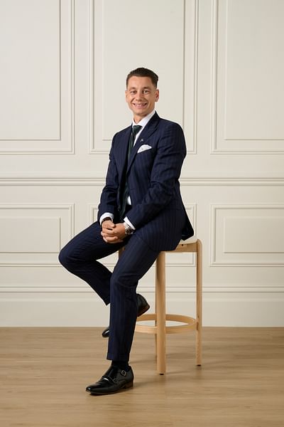 James Chronis full body image