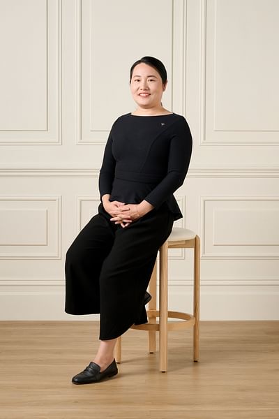 Jane Yuan full body image