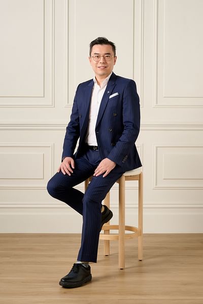 Jared Wei full body image