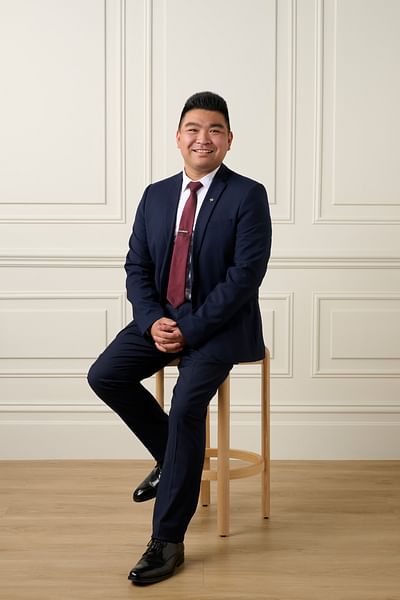 Jayden Hong full body image