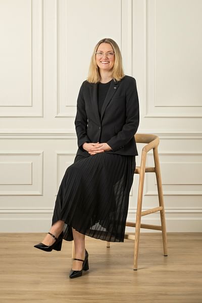 Jessica Graham full body image