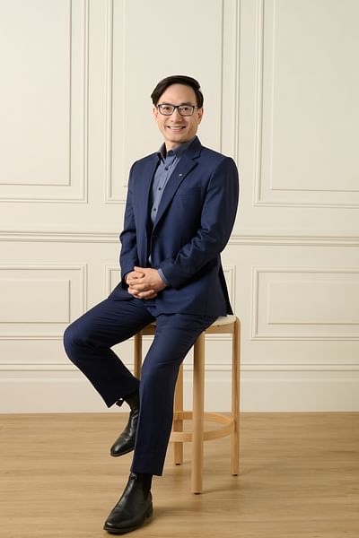 Jimmy Kang full body image