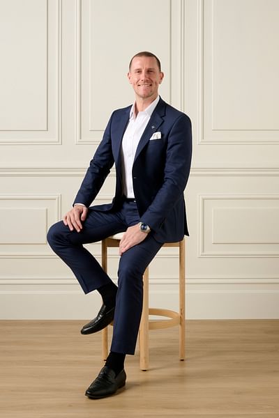 Kristian Gunn full body image