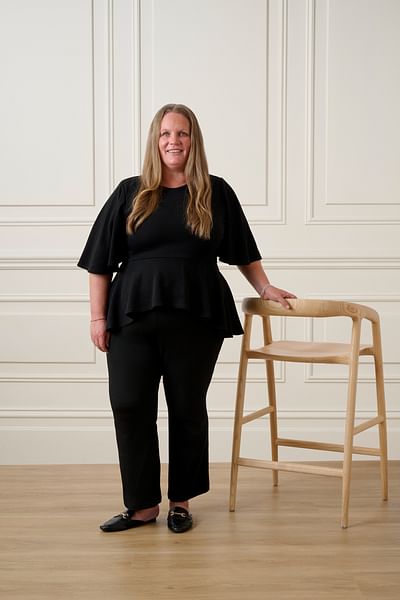 Lauren Dyson full body image
