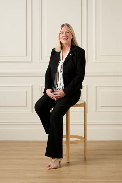 Lily Brown full body image