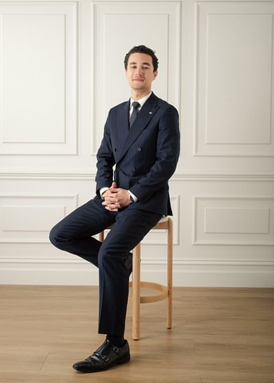 Lucien Leggieri full body image
