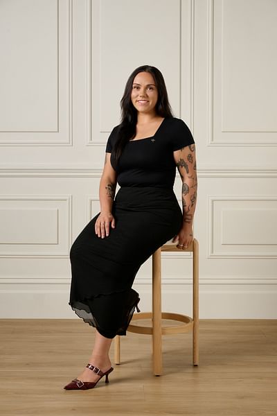 Maddie Oultram full body image