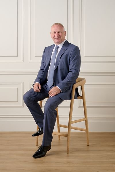 Mark Salvati full body image