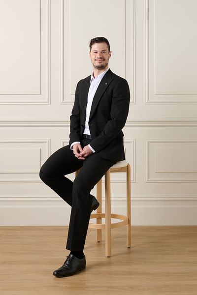 Massimo Todaro full body image