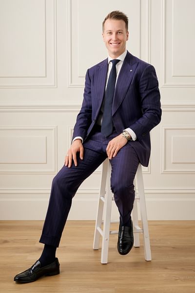 Matthew Coombs full body image