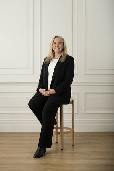 Michelle Duchini full body image