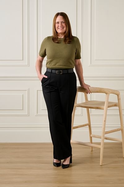 Michelle Skerritt full body image