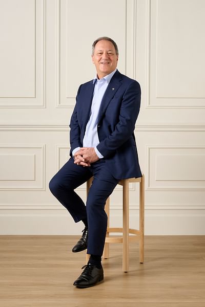 Nick Kamaretsos full body image