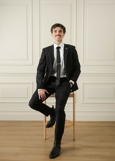 Noah Bullen full body image
