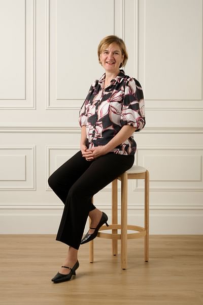 Olympia Papazoglou full body image