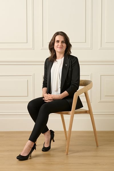 Patreace Gannan full body image