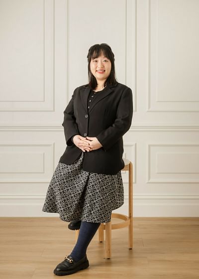 Rachel Blake full body image