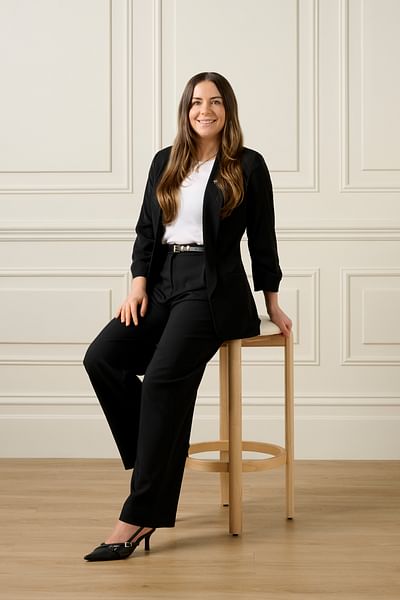 Rachel Inger full body image