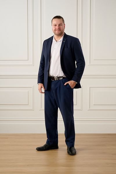 Rhys McCormack full body image