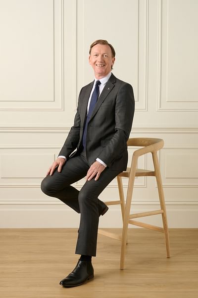 Russell Bartlett full body image