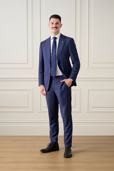 Samuel Oxley full body image
