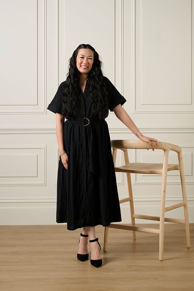 Samantha Lu full body image