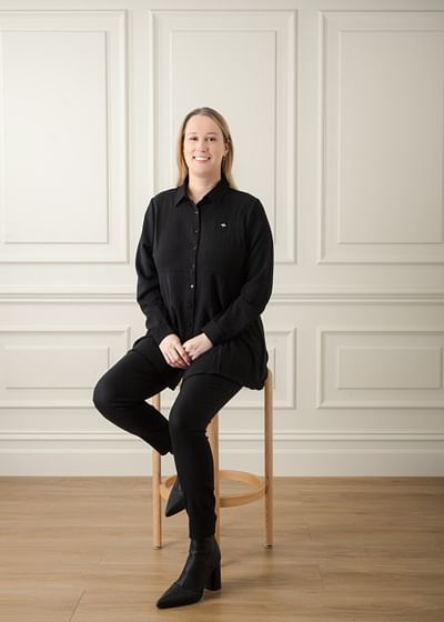 Samantha Richards full body image