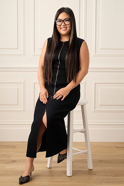 Seon Lee full body image