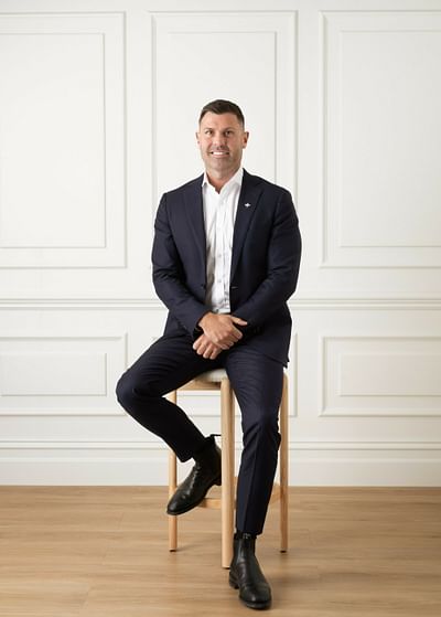 Simon Mason full body image