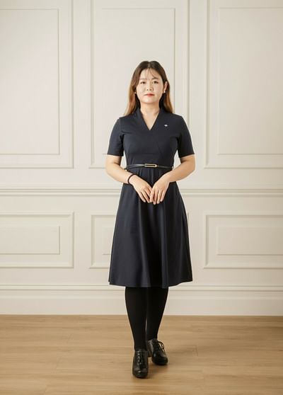 Sissi Yan full body image